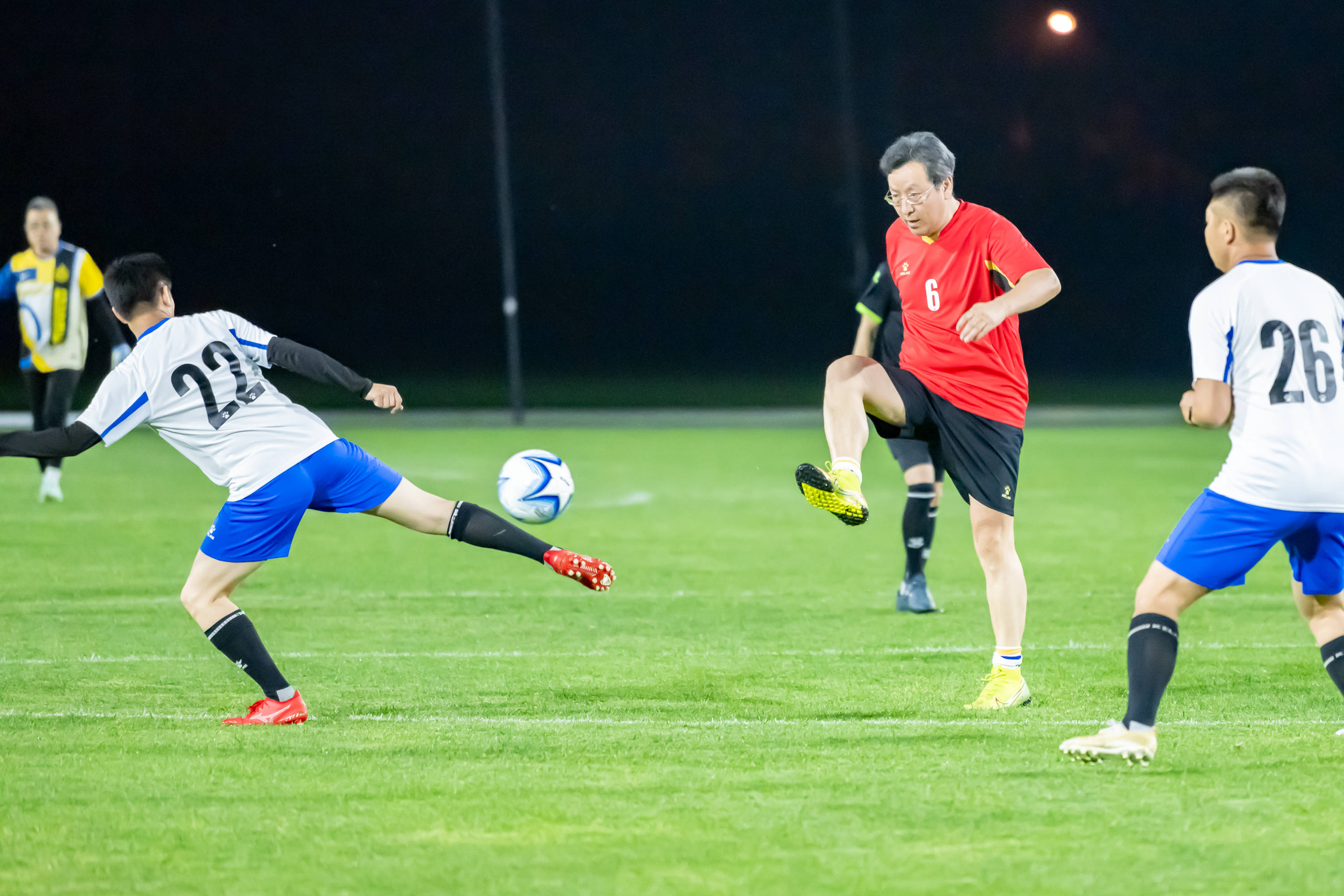 练注重防守 练注重防守