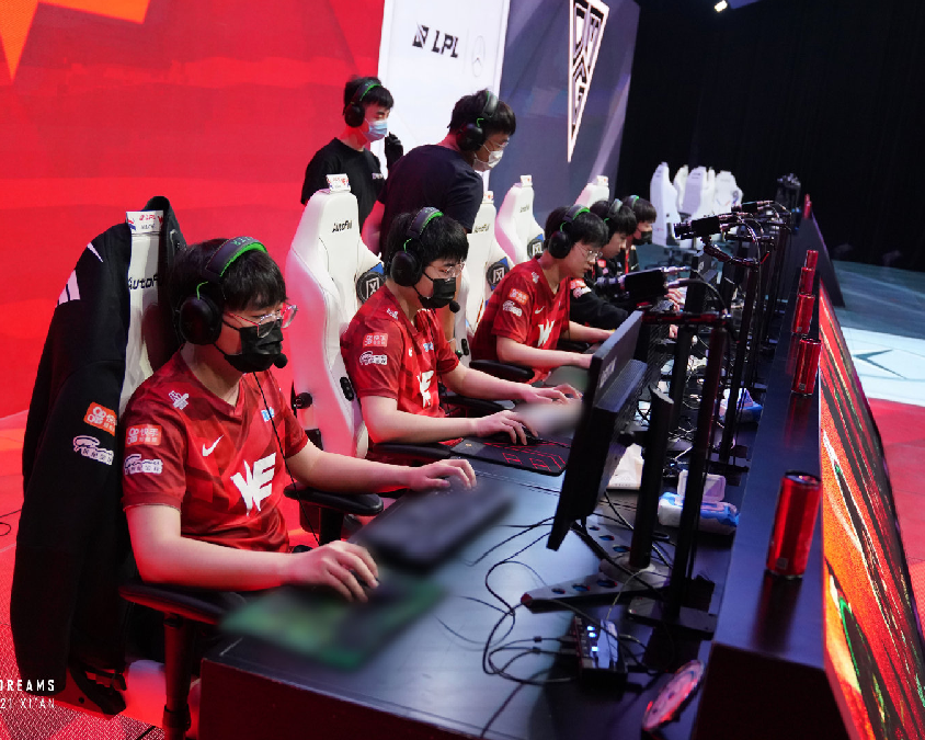 相距甚远 相距甚远