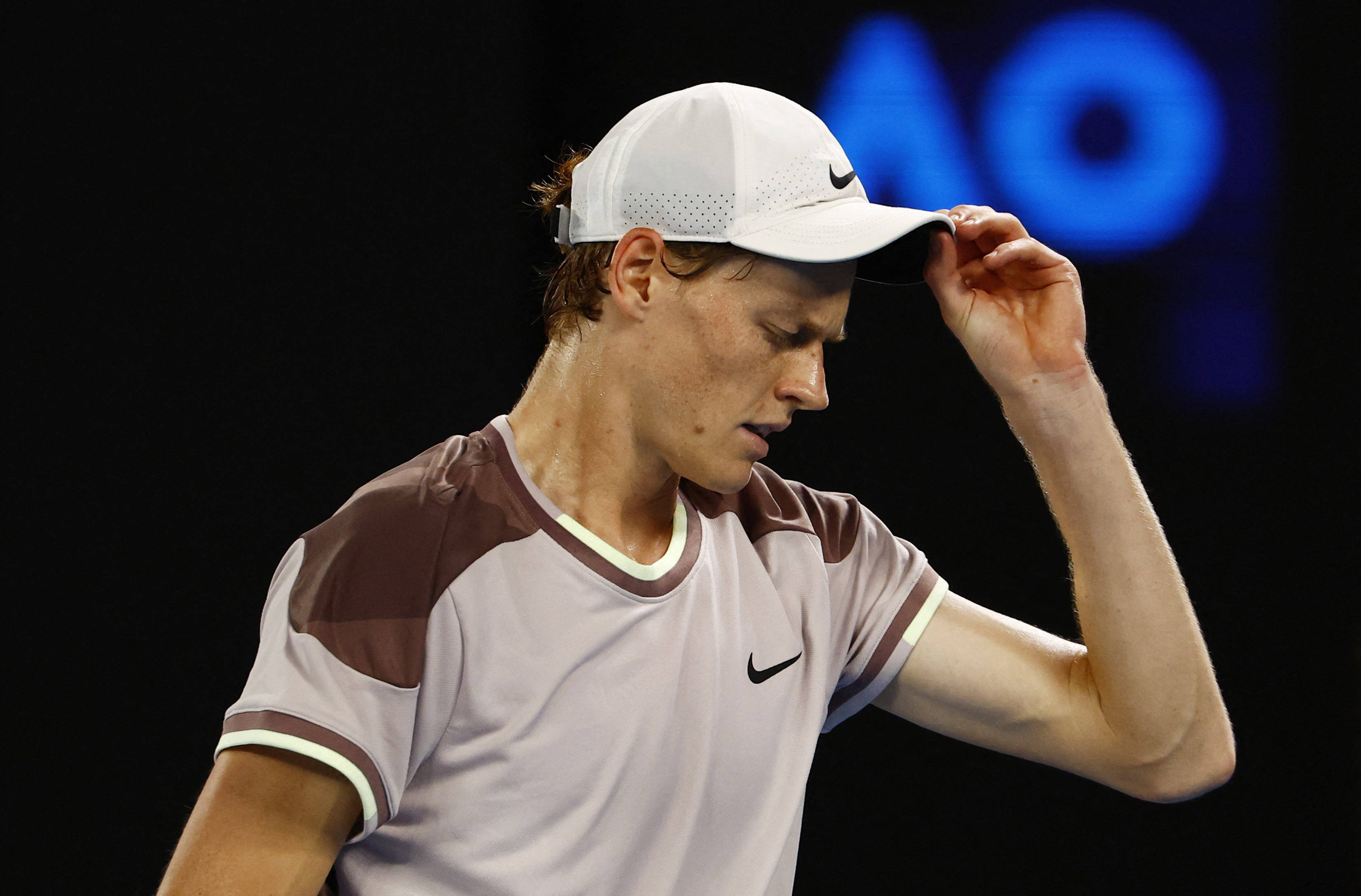 首冠背后的 首冠背后的