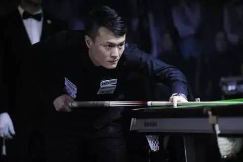 球员应以更 球员应以更